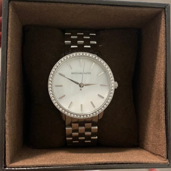 Michael Kors watch - Picture 1 of 3